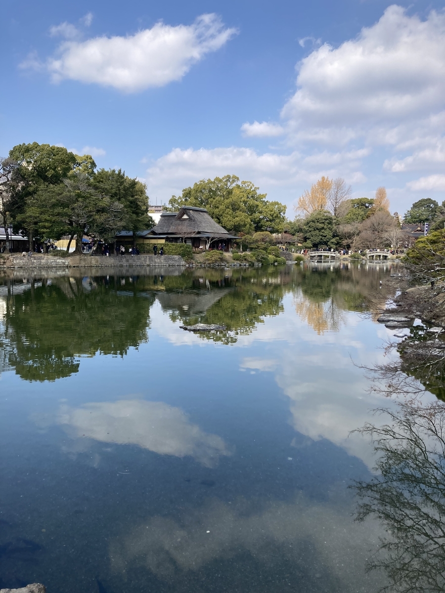 銅像近景